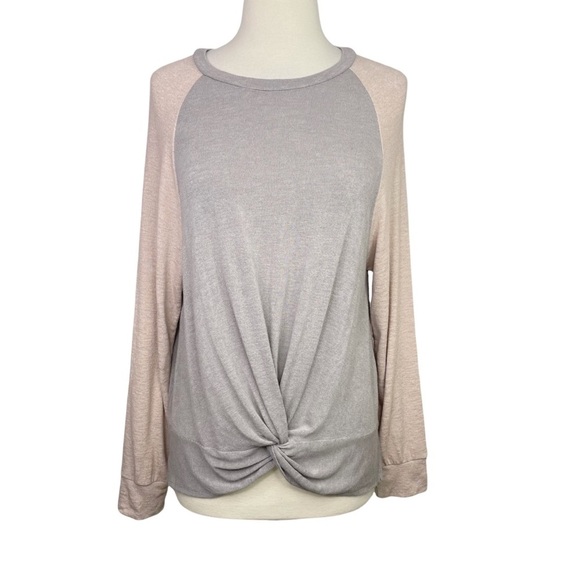 Stitch Fix l Kaileigh Front Twist Top, Medium - Picture 7 of 12